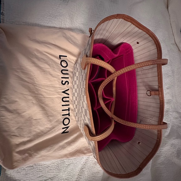 LV Neverfull PM in Damier Azure Pattern - Picture 5 of 12